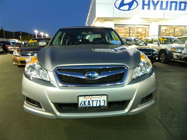 Subaru Legacy 2010 photo 1