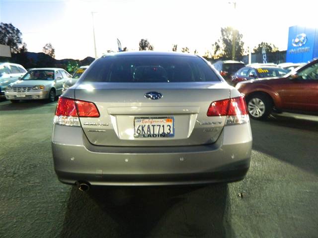 Subaru Legacy 2010 photo 3