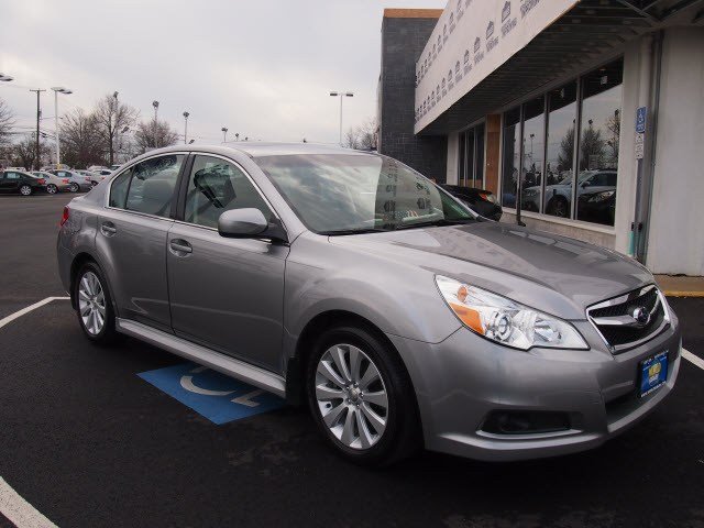 Subaru Legacy 2010 photo 1