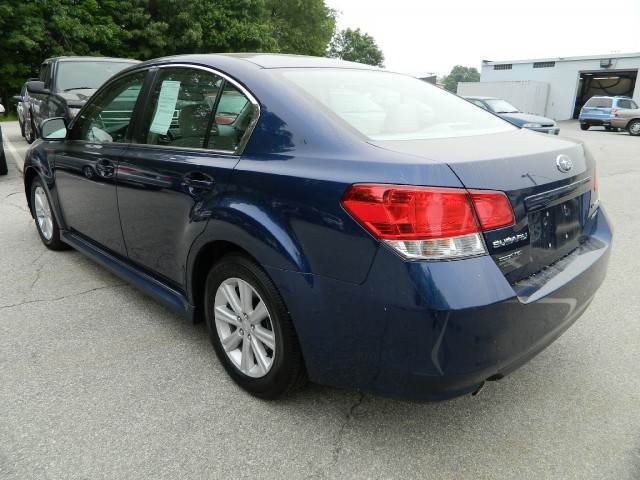 Subaru Legacy 2010 photo 3