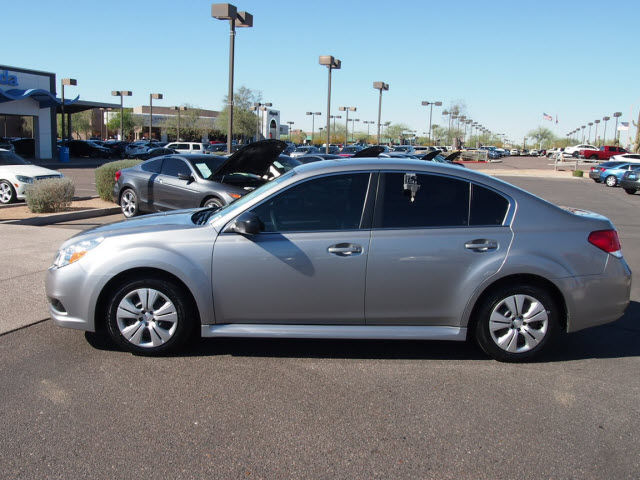 Subaru Legacy 2010 photo 1