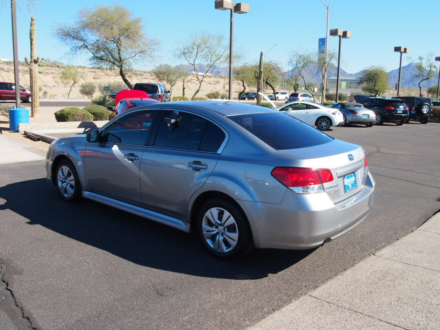 Subaru Legacy 2010 photo 2