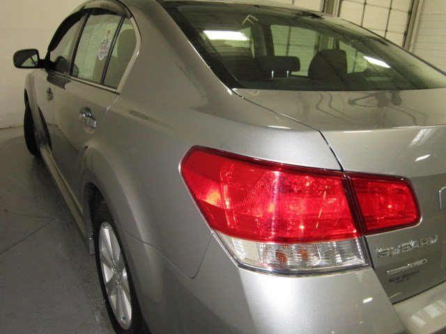 Subaru Legacy 2010 photo 5