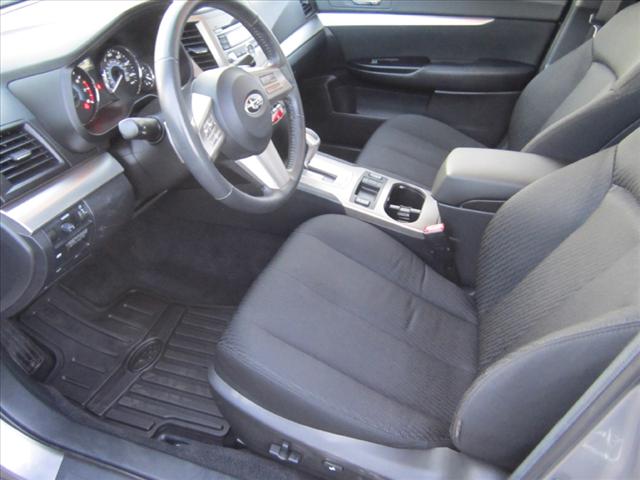 Subaru Legacy 2010 photo 3