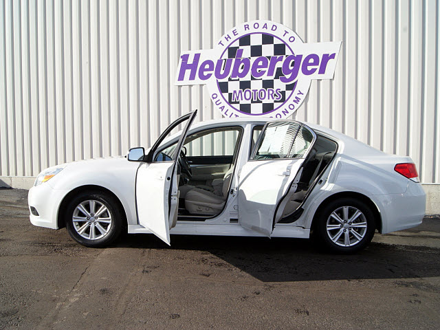 Subaru Legacy 2010 photo 1