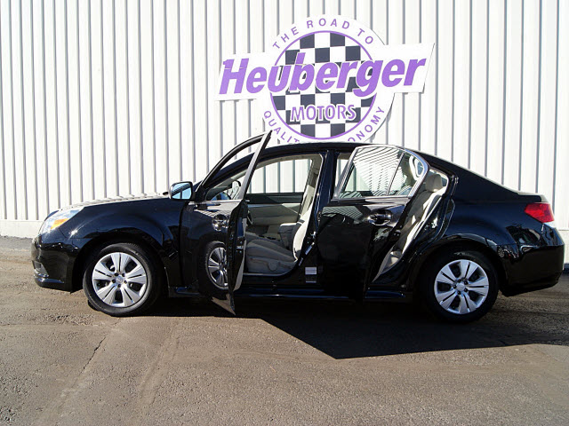 Subaru Legacy 2010 photo 1