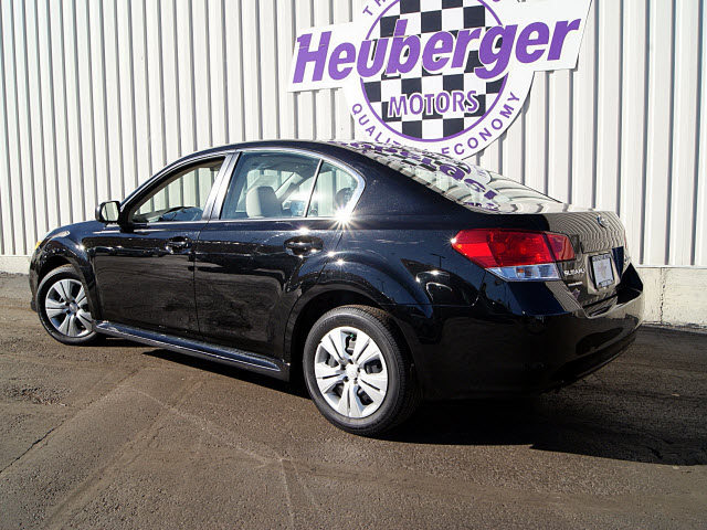 Subaru Legacy 2010 photo 2