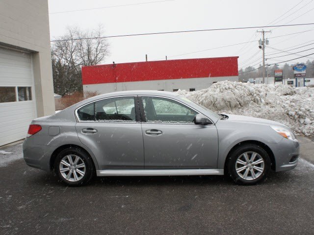 Subaru Legacy 2010 photo 2