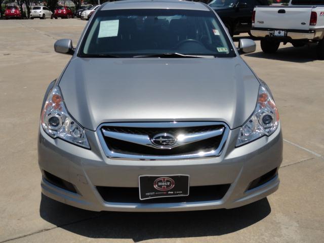 Subaru Legacy 2010 photo 3