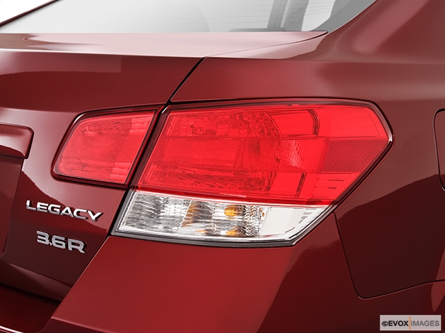 Subaru Legacy 2010 photo 4
