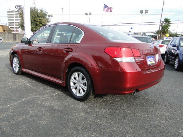 Subaru Legacy 2010 photo 3