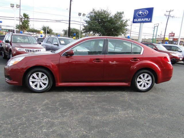 Subaru Legacy 2010 photo 2