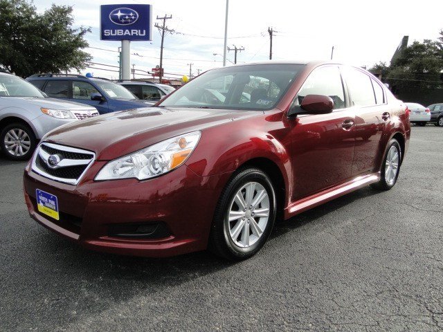 Subaru Legacy 2010 photo 1