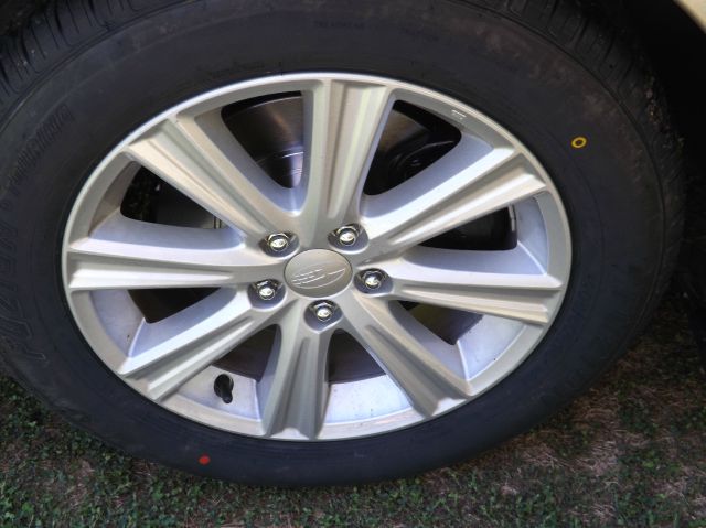 Subaru Legacy 2010 photo 2