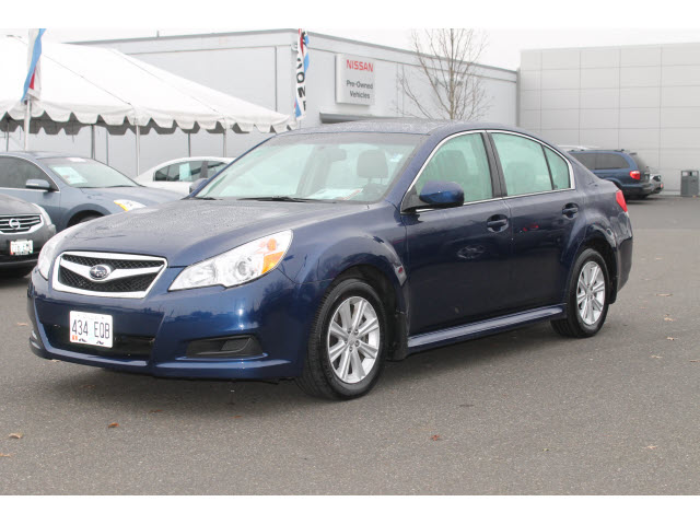 Subaru Legacy 2010 photo 1