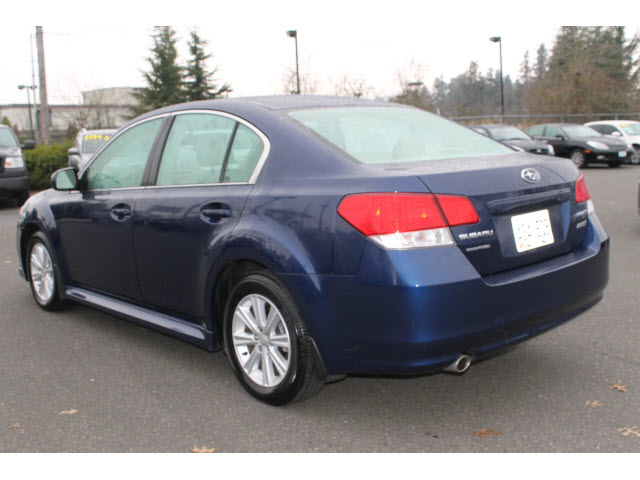 Subaru Legacy 2010 photo 4
