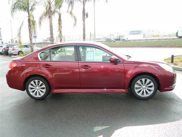 Subaru Legacy 2010 photo 3