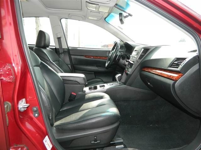 Subaru Legacy 2010 photo 4