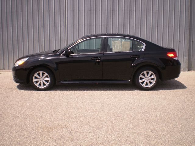 Subaru Legacy 2010 photo 1