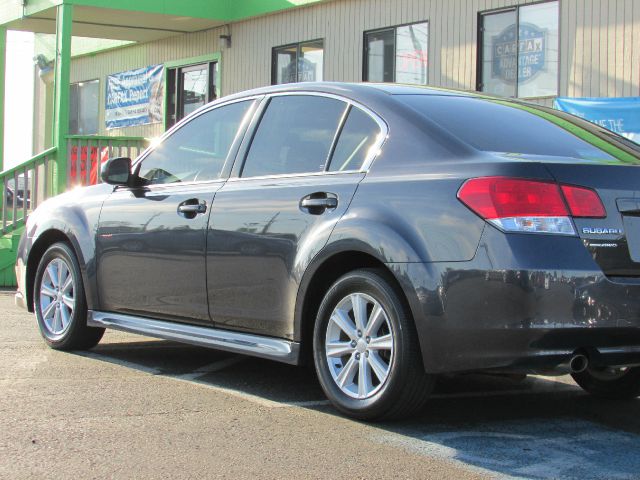 Subaru Legacy 2011 photo 2