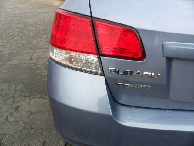 Subaru Legacy 2011 photo 1