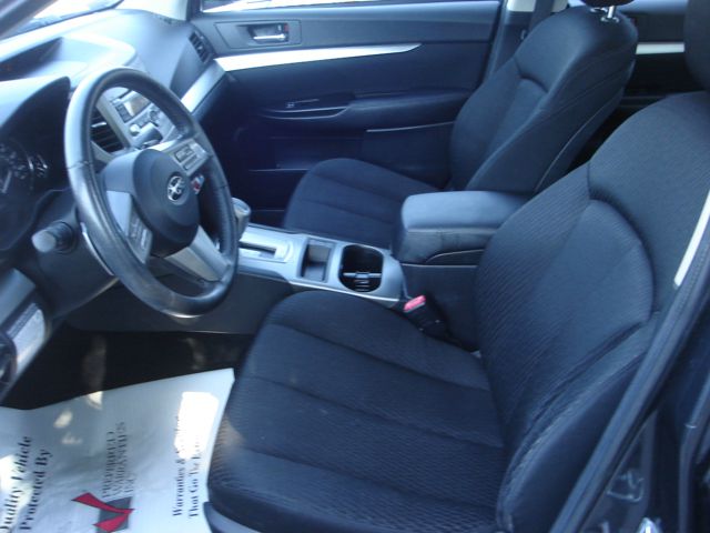 Subaru Legacy 2011 photo 2