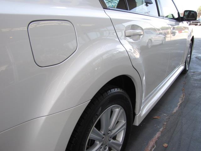 Subaru Legacy 2011 photo 1