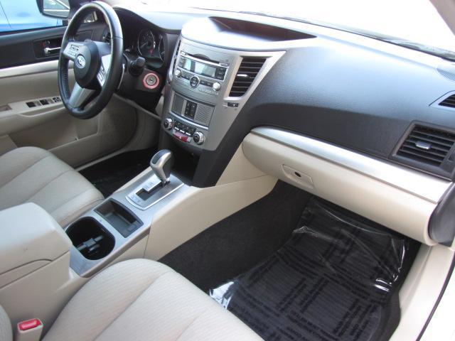 Subaru Legacy 2011 photo 12