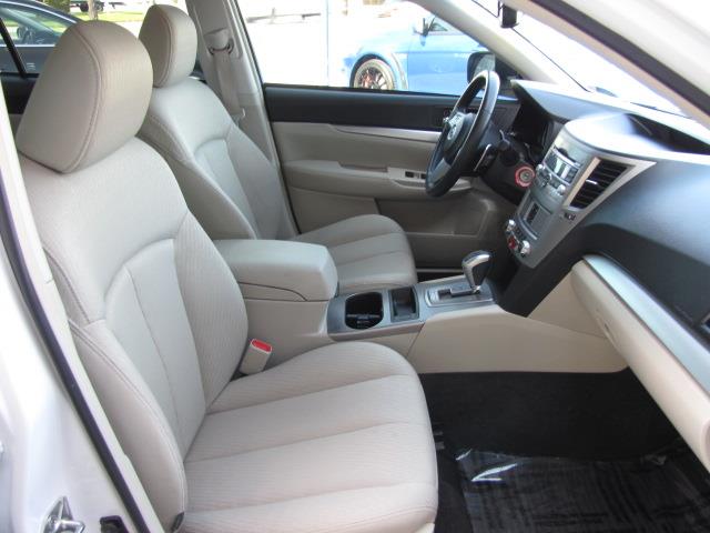 Subaru Legacy 2011 photo 13