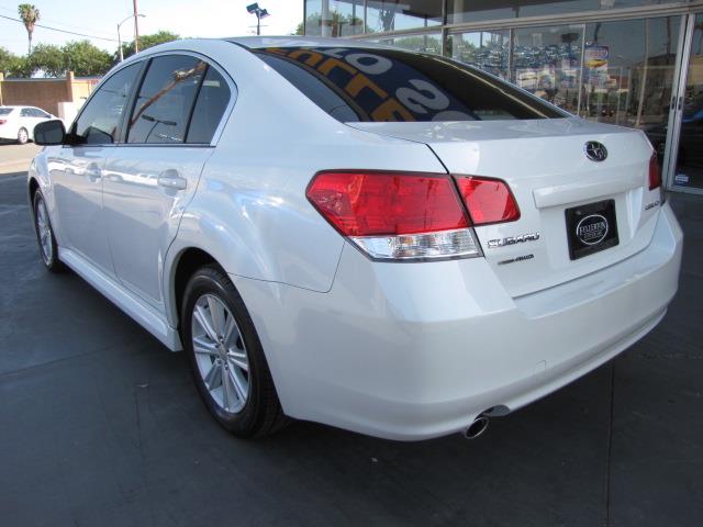 Subaru Legacy 2011 photo 15