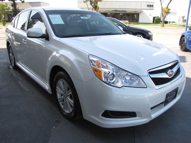 Subaru Legacy 2011 photo 17