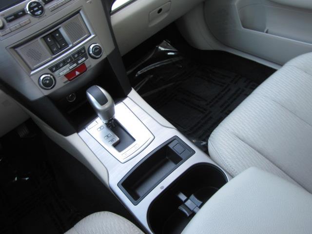 Subaru Legacy 2011 photo 2