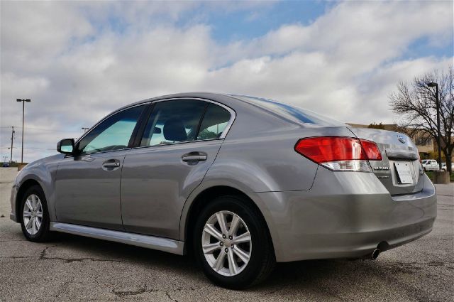 Subaru Legacy 2011 photo 1