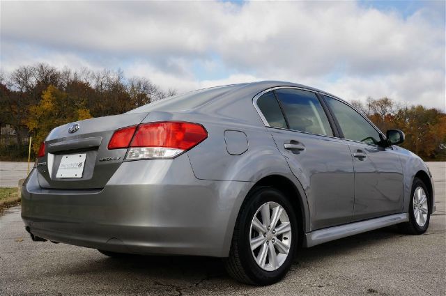 Subaru Legacy 2011 photo 2