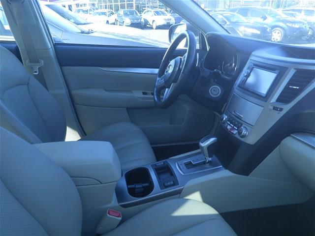 Subaru Legacy 2011 photo 2
