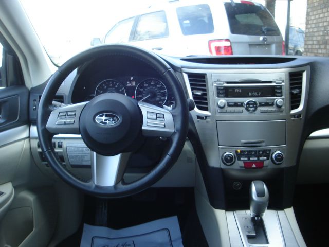 Subaru Legacy 2011 photo 0