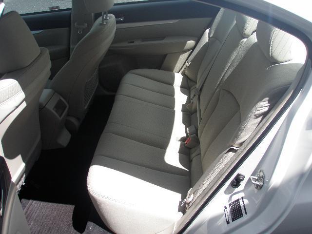 Subaru Legacy 2011 photo 4