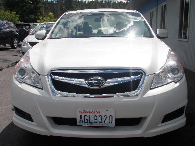 Subaru Legacy 2011 photo 9