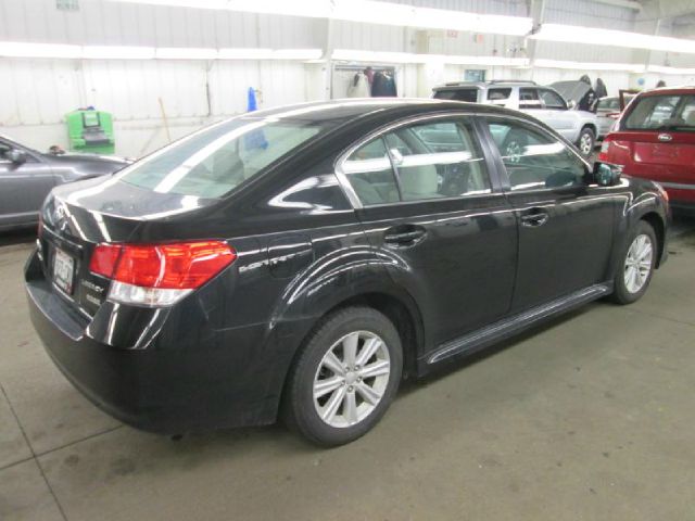 Subaru Legacy 2011 photo 2