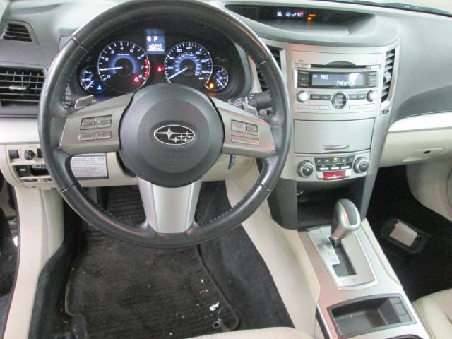 Subaru Legacy 2011 photo 4