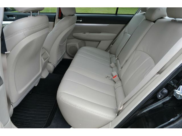 Subaru Legacy 2011 photo 1
