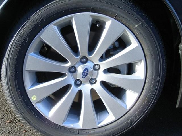 Subaru Legacy 2012 photo 2