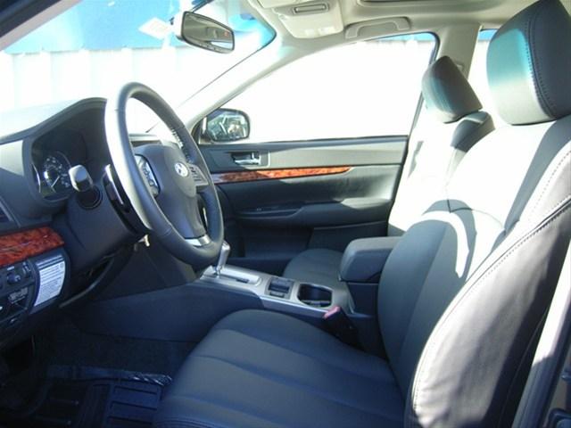 Subaru Legacy 2012 photo 3