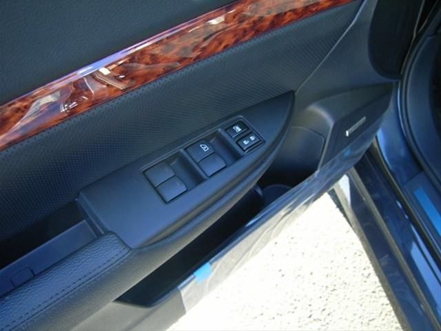 Subaru Legacy 2012 photo 4