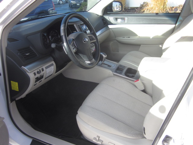 Subaru Legacy 2012 photo 4