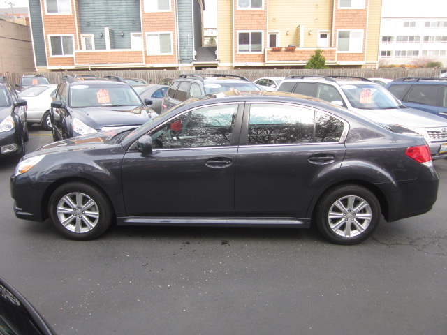 Subaru Legacy 2012 photo 1