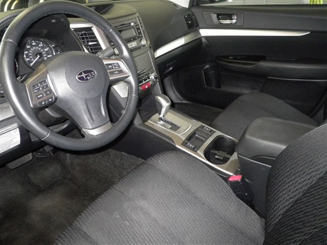 Subaru Legacy 2012 photo 4