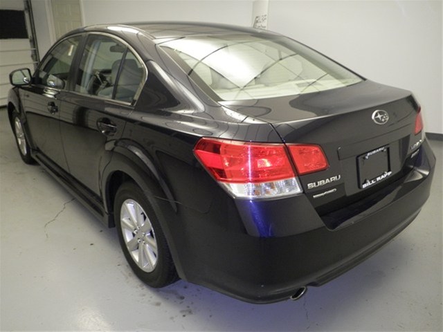 Subaru Legacy 2012 photo 3