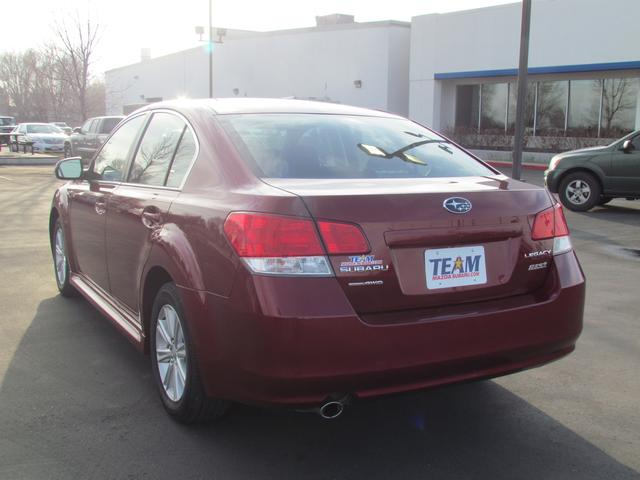 Subaru Legacy 2012 photo 4