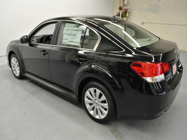 Subaru Legacy 2012 photo 3